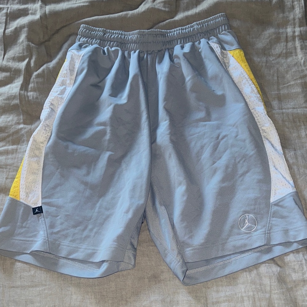 Nike Men's Athletic Shorts in Gray and Yellow